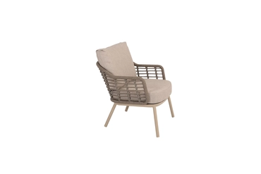 Puglia low dining chair latte met 2 kussen zijkant rechts, 4 Seasons Outdoor, tuincentrumoutlet.com