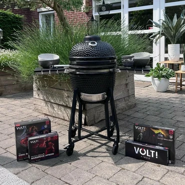 Volt! Industries Grenade Grill 18 Inch Set - Barbecue Sfeerbeeld, Weber, Tuincentrum Outlet